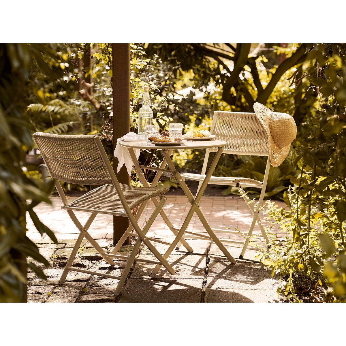 House Nordic ApS - Arcas Bistroset, 2 stoelen en 1 tafel, polyester/staal, taupe - Deco Delights