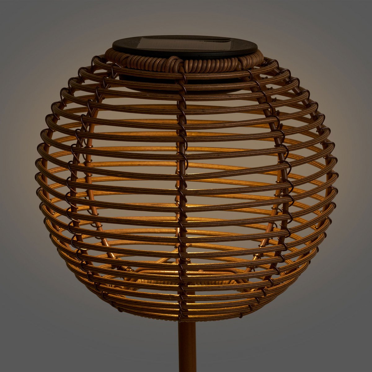 House Nordic ApS - Carlisle Lamp, oplaadbaar met geïntegreerd zonnepaneel, natuur - Deco Delights