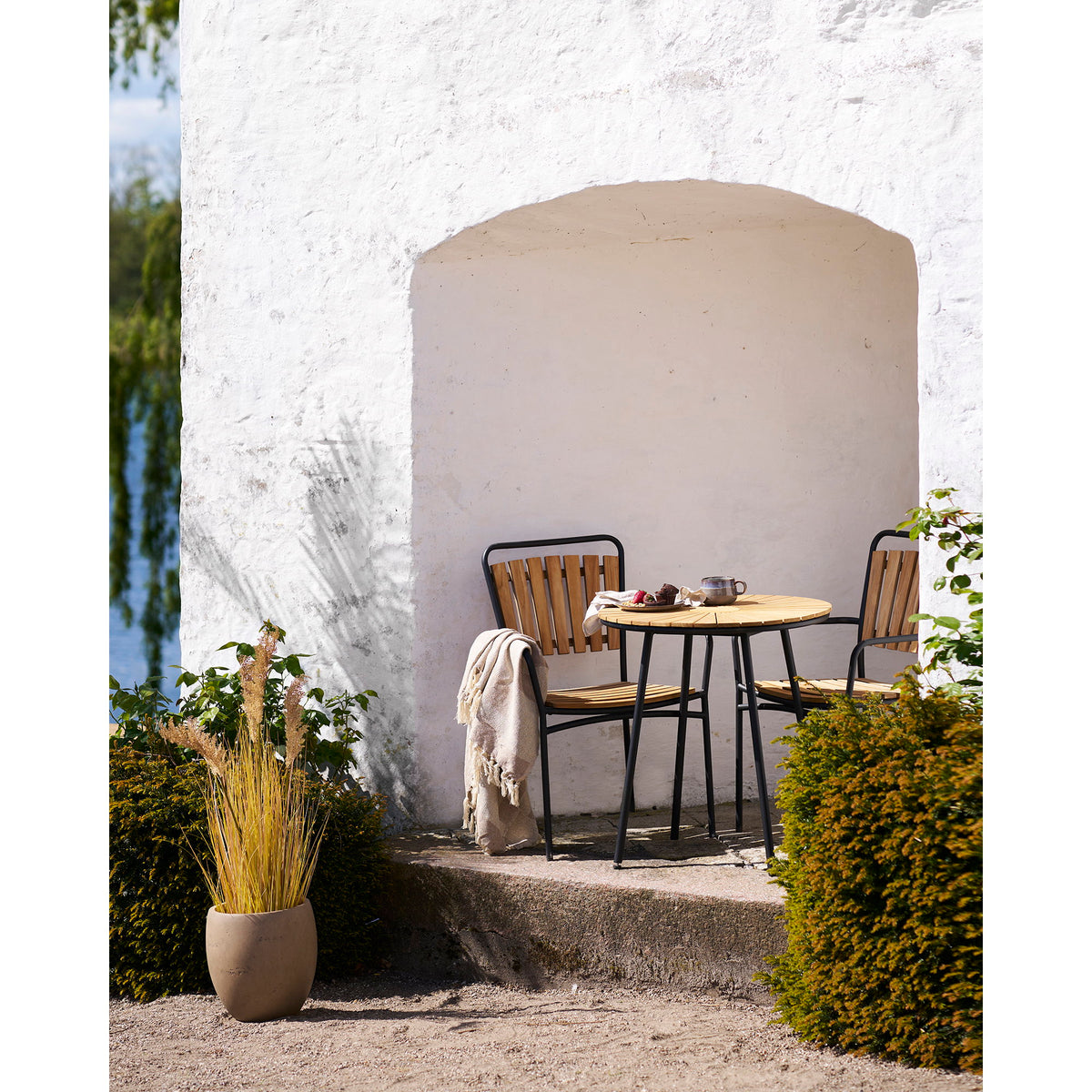 House Nordic ApS - Cleveland Tuintafel Naturel/Zwart - Deco Delights Tuintafel