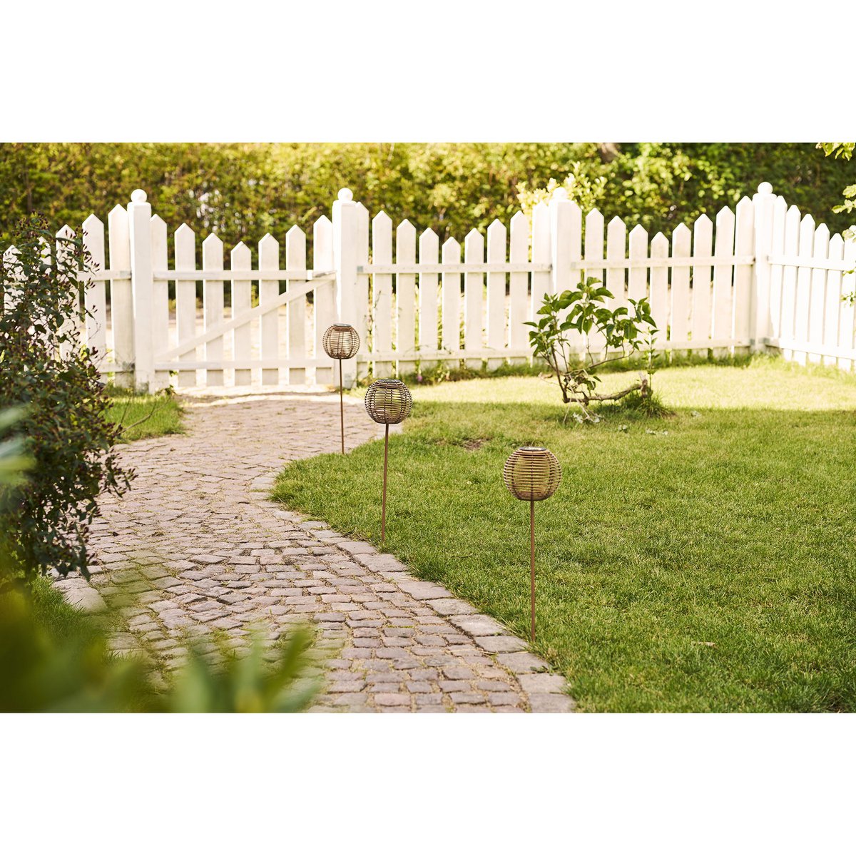 House Nordic ApS - Carlisle Lamp, oplaadbaar met geïntegreerd zonnepaneel, natuur - Deco Delights