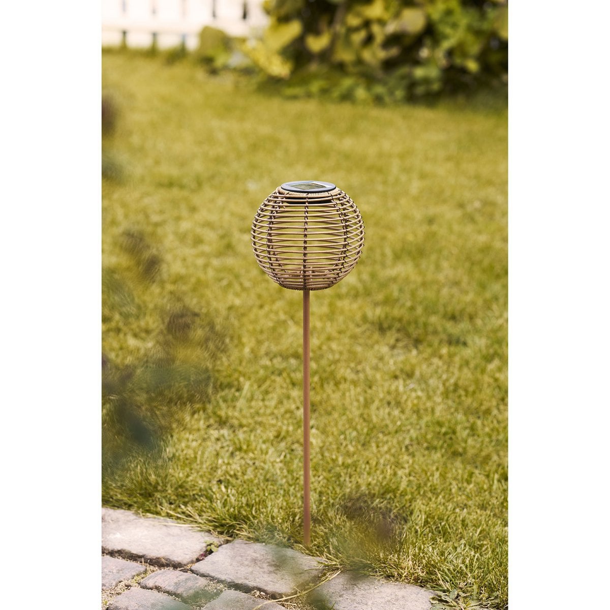 House Nordic ApS - Carlisle Lamp, oplaadbaar met geïntegreerd zonnepaneel, natuur - Deco Delights