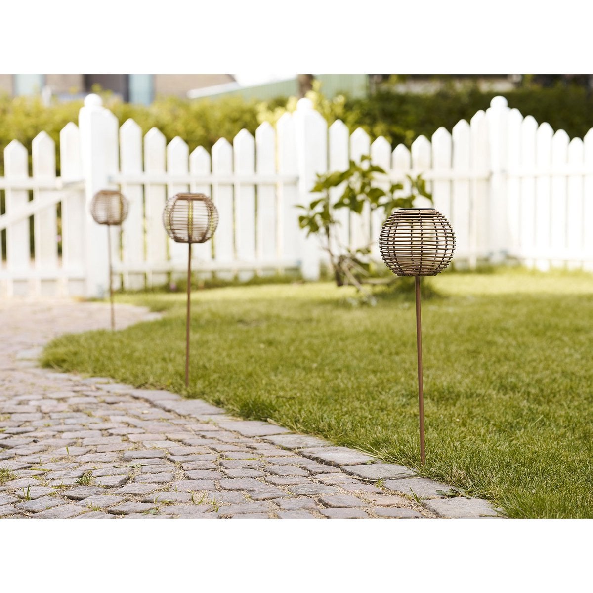 House Nordic ApS - Carlisle Lamp, oplaadbaar met geïntegreerd zonnepaneel, natuur - Deco Delights