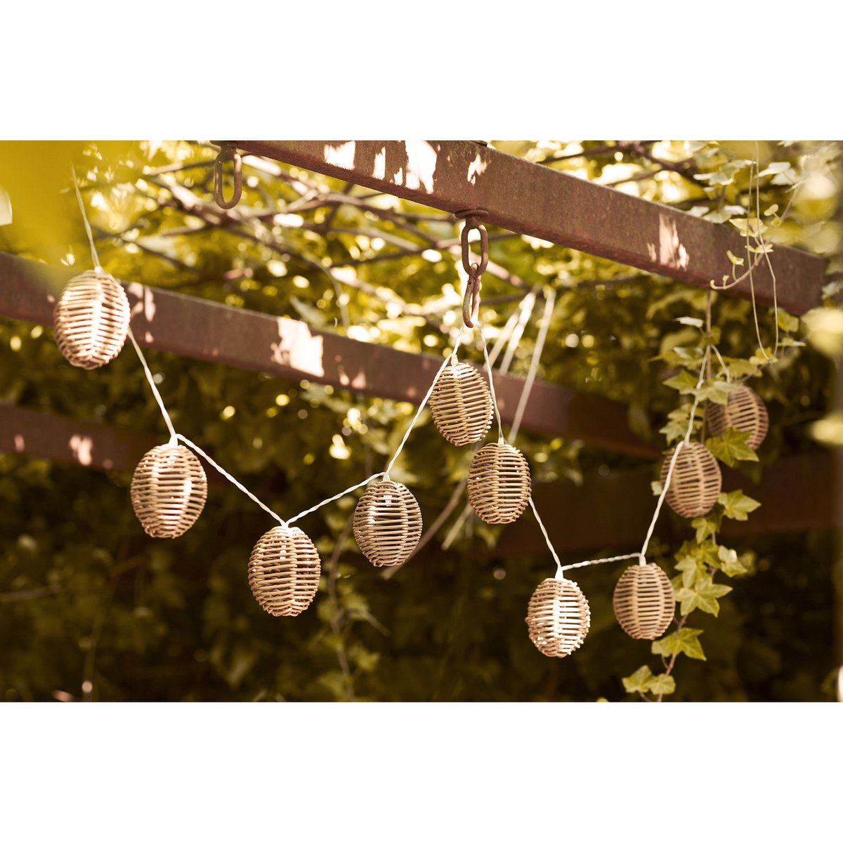 House Nordic ApS - Carlisle LED Lichtslinger, polyrotan/metaal, natuur/zwart - Deco Delights