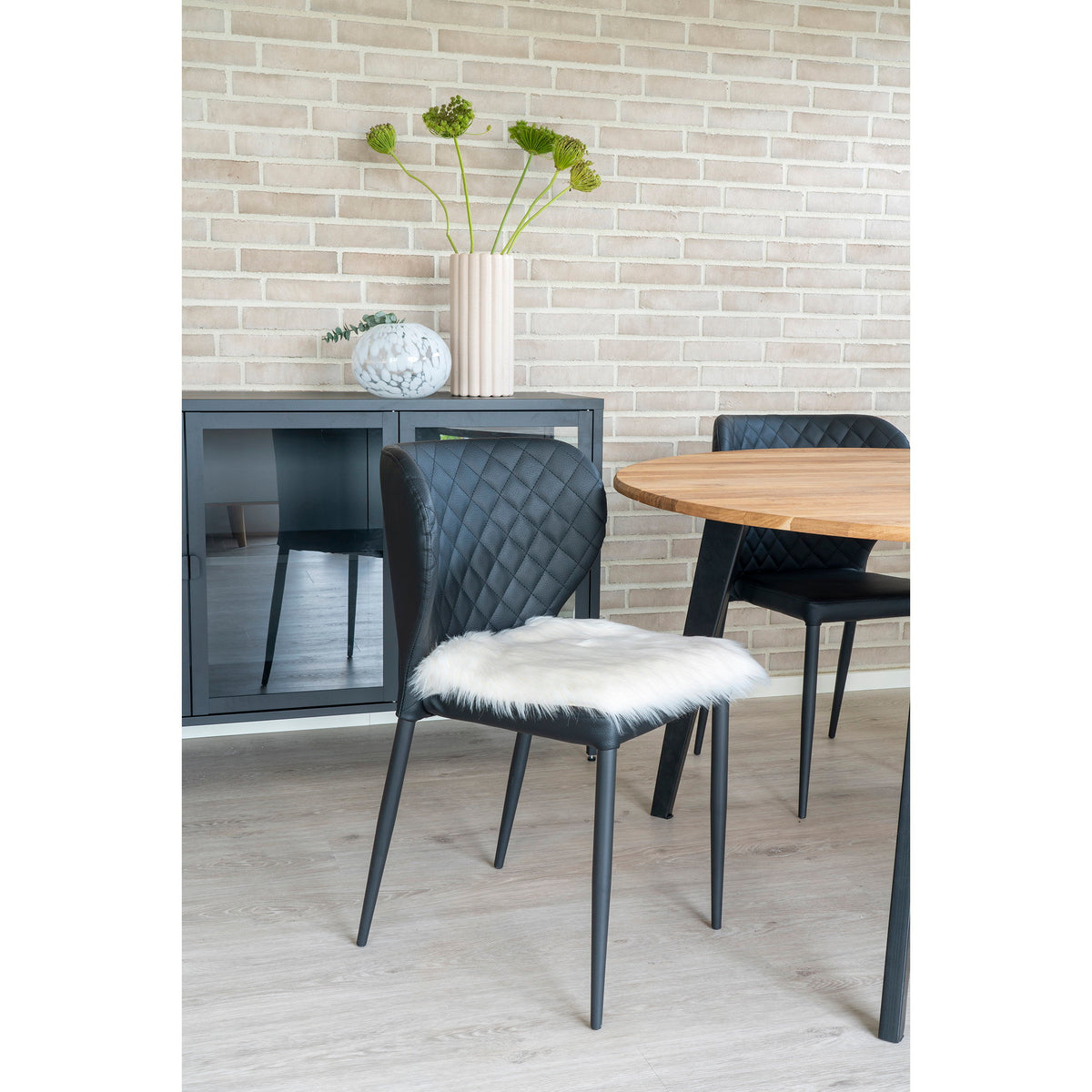 House Nordic ApS - Kunstlamsvacht Zitkussen Ivoor 40x40 cm - Deco Delights Lamsvacht