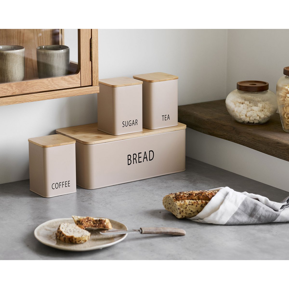 House Nordic ApS - Tula Broodtrommel met 3 blikken, metaal/bamboe, beige, set van 4 - Deco Delights